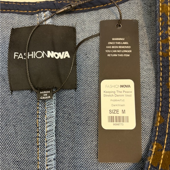 Fashion Nova Denim Bustier Corset Size Medium
Dark Wash Velvet Flocked NWT - Picture 7 of 7